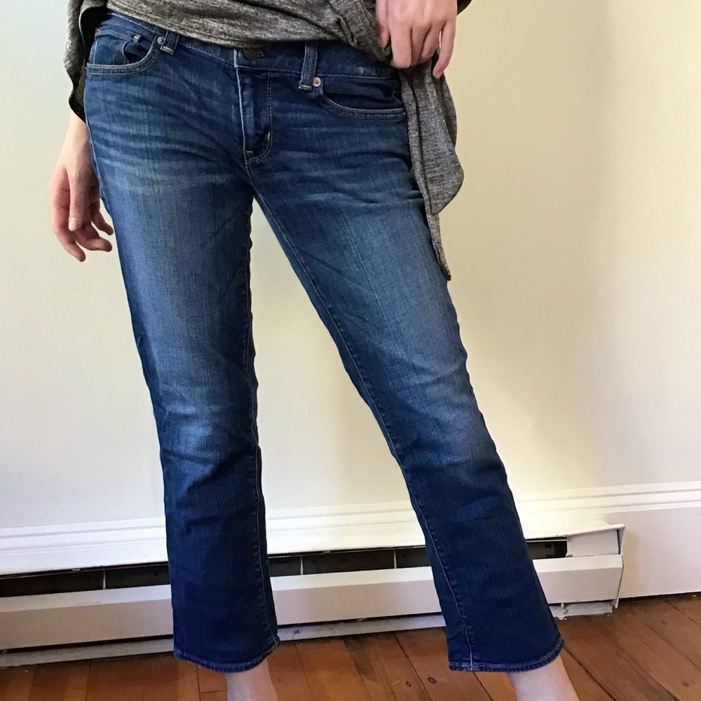 American Eagle Blue Denim Women’s Cropped Jeans